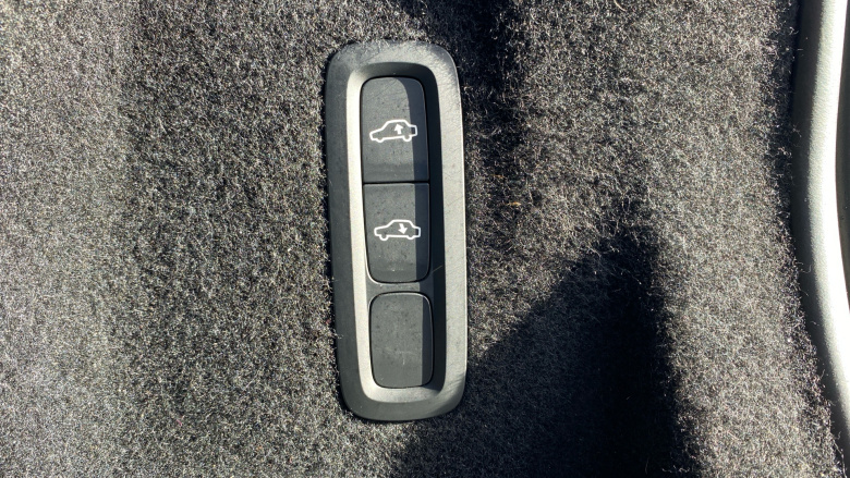 Volvo XC60 2.0 T8 [455] RC PHEV Ultimate Dark 5dr AWD Gtron Estate